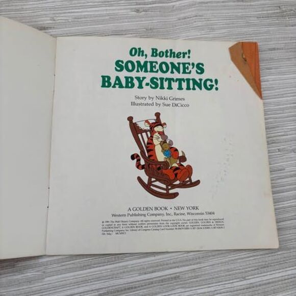 DISNEY ✨ 1991 Winnie the Pooh tigger babysitting book paperback GUC - Picture 3 of 3